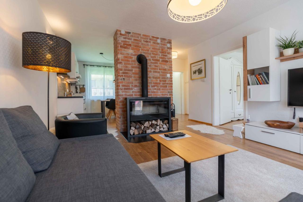 Apartma Pecek クランスカゴーラ エクステリア 写真