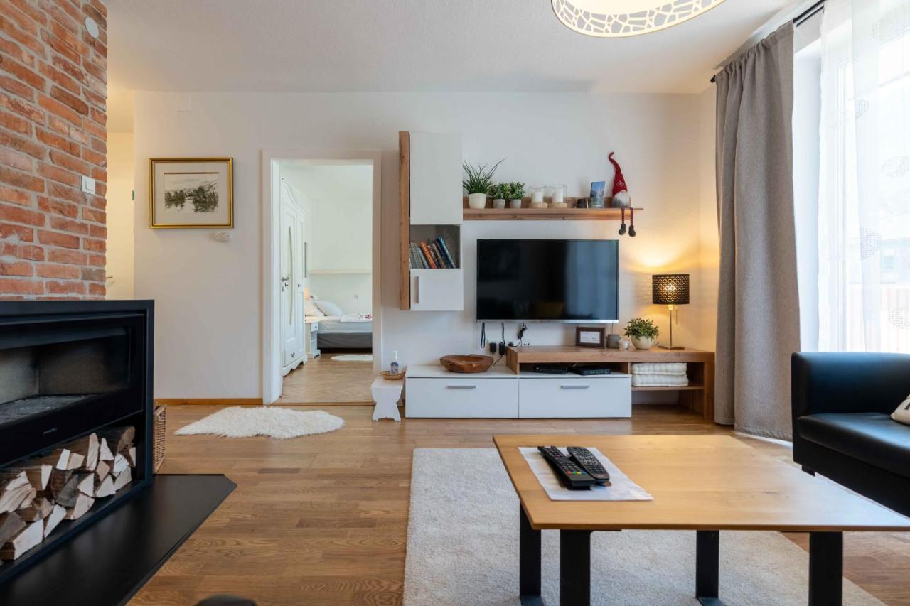 Apartma Pecek クランスカゴーラ エクステリア 写真